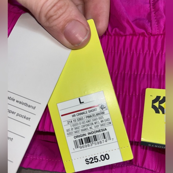 NWT! All in Motion High-Rise Crinkle Shorts - Picture 9 of 9